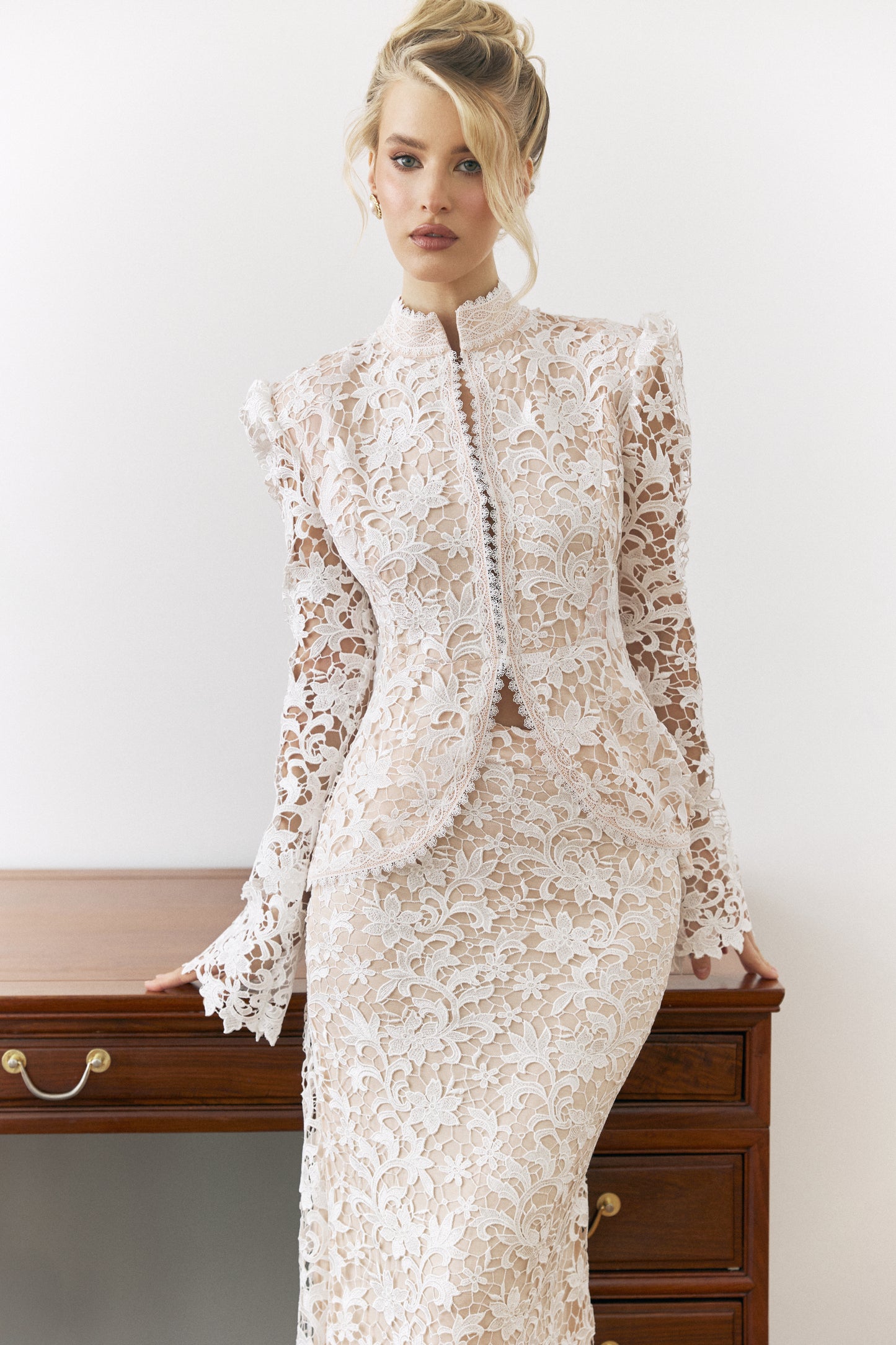 Blanc Lace Skirt