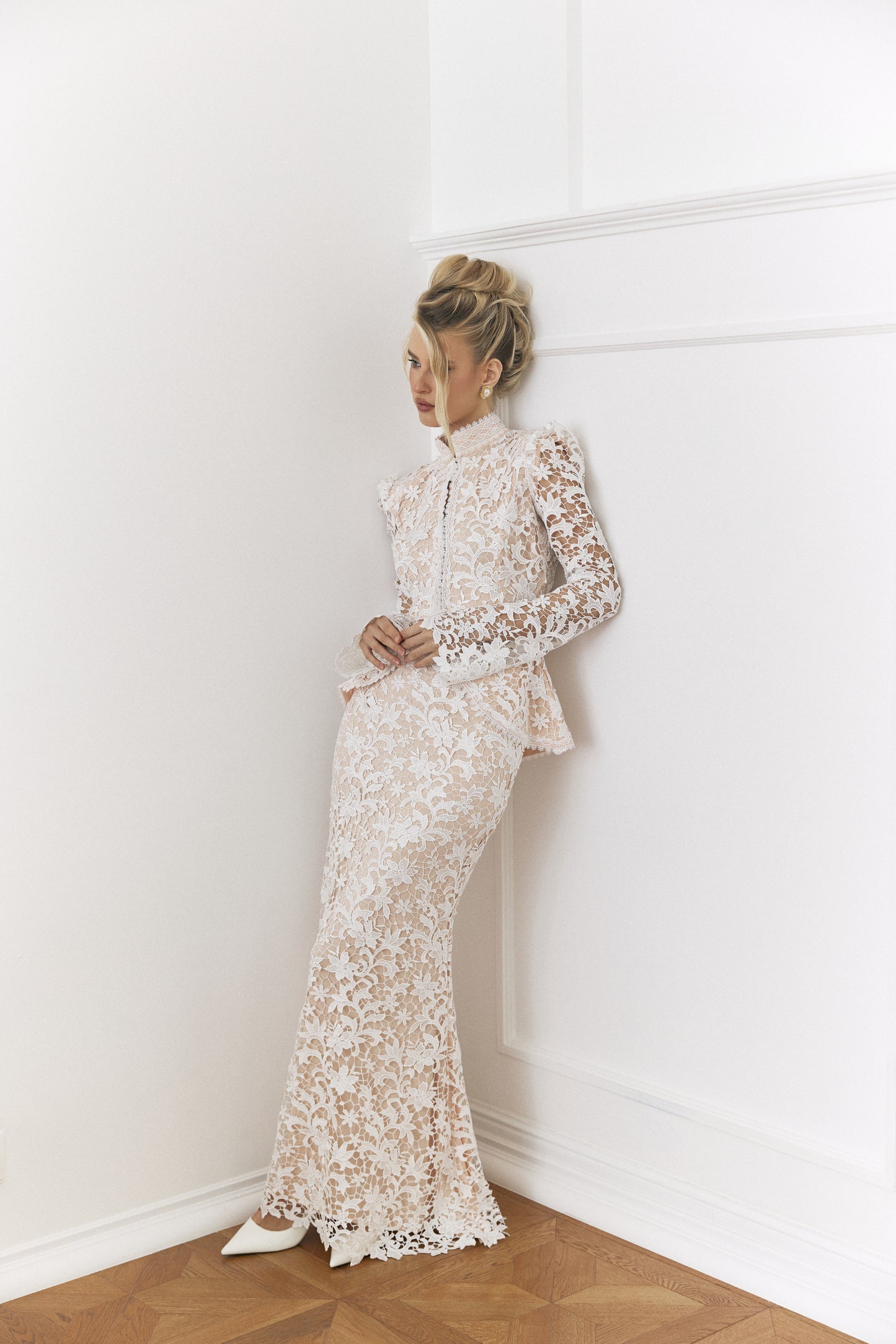 Blanc Lace Skirt