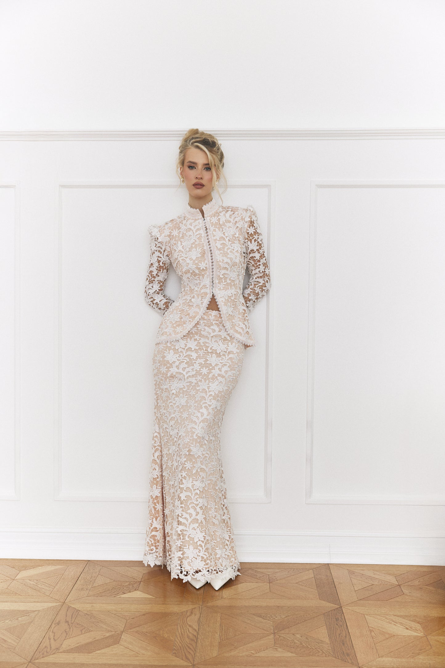 Blanc Lace Skirt